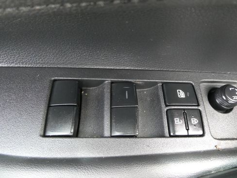 Used 2020 Toyota Corolla SE FWD image 22