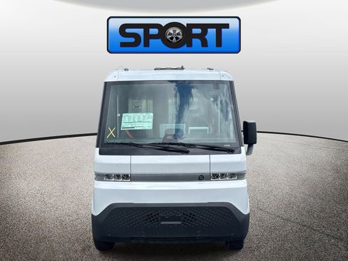 Used 2024 Chevrolet Brightdrop 400 w/ Commercial Equipment Package AWD/4WD image 2