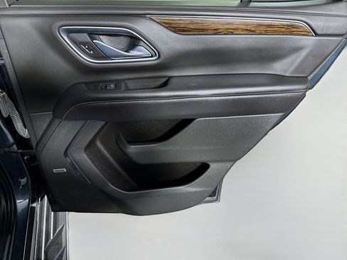 Used 2021 Chevrolet Tahoe Premier w/ Premium Package AWD/4WD image 28