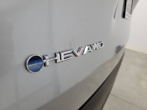 Used 2024 Toyota Grand Highlander XLE image 9