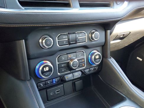 Used 2023 GMC Yukon AT4 w/ Technology Package image 29