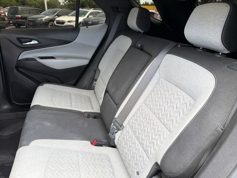 Used 2022 Chevrolet Equinox LS w/ LS Convenience Package FWD image 22