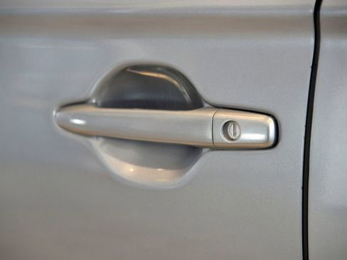 Used 2019 Mitsubishi Outlander ES FWD image 13