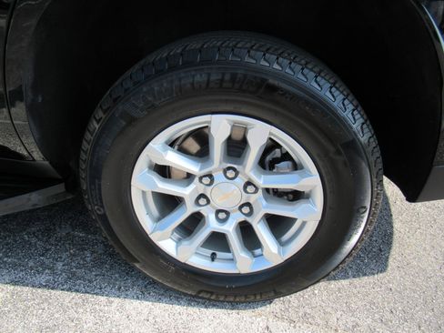 Used 2025 Chevrolet Tahoe LT AWD/4WD image 9