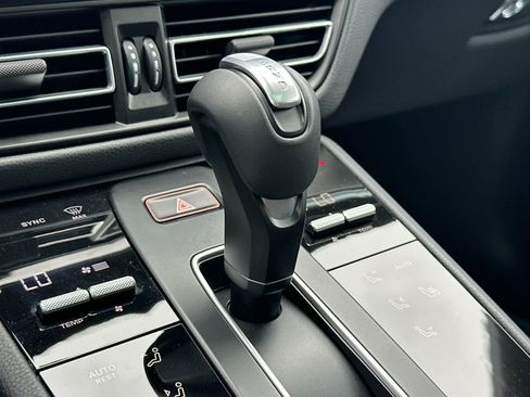 Certified 2026 Porsche Macan AWD/4WD image 25