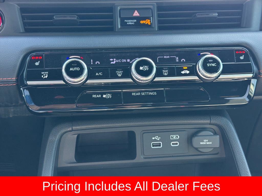 Used 2025 Honda Pilot Sport image 22