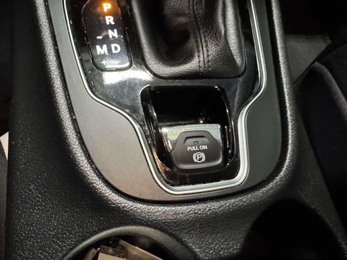 Used 2022 Jeep Cherokee Limited AWD/4WD image 27