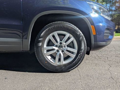 Used 2016 Volkswagen Tiguan S image 16