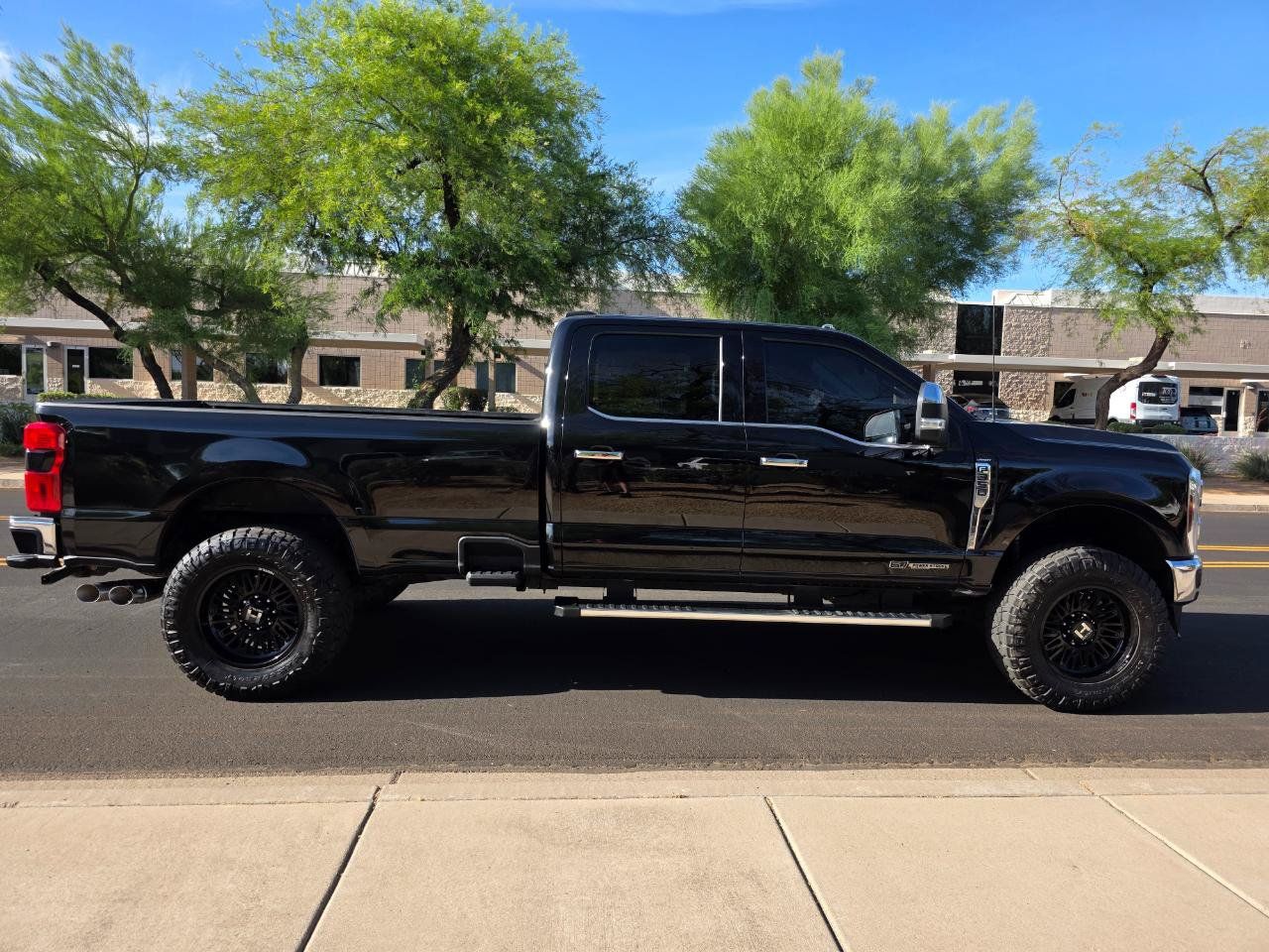 Used 2024 Ford F350 Lariat w/ Chrome Package AWD/4WD image 21