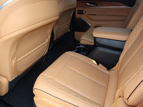 Used 2024 Jeep Grand Cherokee L Summit image 14