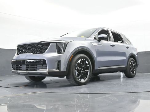 Used 2025 Kia Sorento S FWD image 56