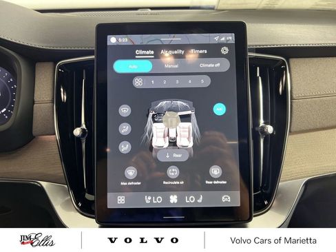 New 2026 Volvo XC90 B6 Plus w/ Protection Package Premier image 17