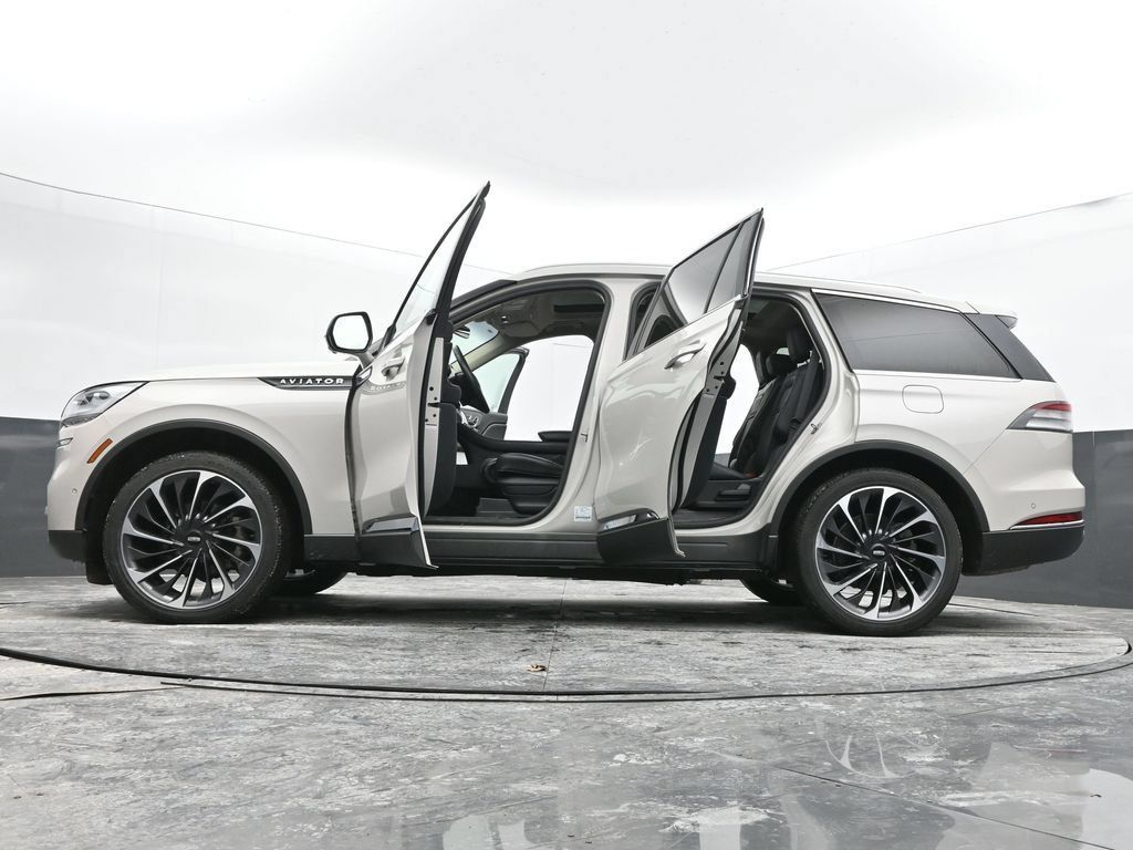 Used 2024 Lincoln Aviator Reserve w/ Equipment Group 201A AWD/4WD image 72