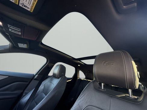 Used 2017 Jaguar F-PACE S image 4