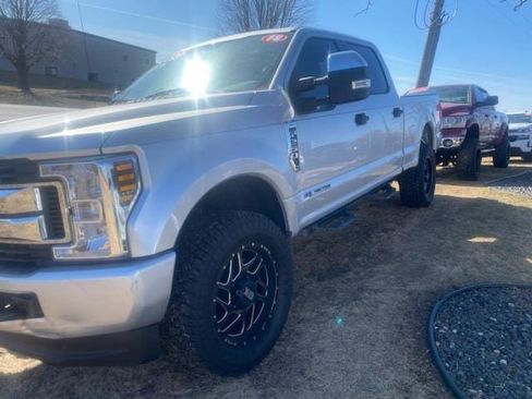 Used 2018 Ford F250 XLT w/ FX4 Off-Road Package image 12