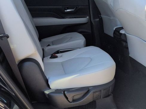 New 2026 Toyota Grand Highlander XLE image 26