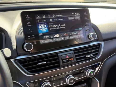 Used 2021 Honda Accord Touring image 21