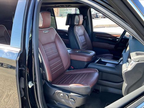 Used 2023 GMC Yukon Denali Ultimate image 9