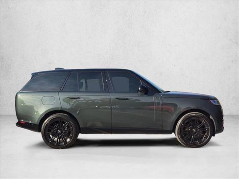 Used 2024 Land Rover Range Rover SE AWD/4WD image 3