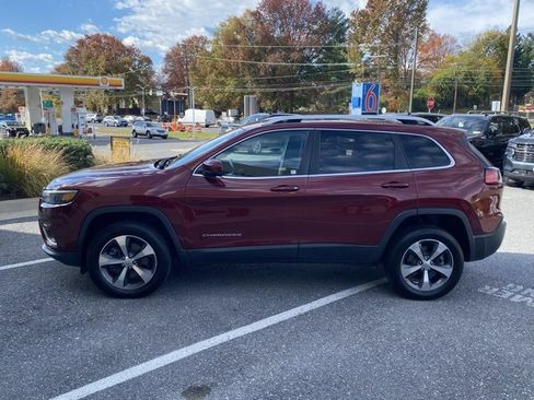 Used 2019 Jeep Cherokee Limited w/ Luxury Group image 4