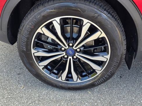 Used 2022 Ford Escape SE w/ SE Sport Appearance Package image 10