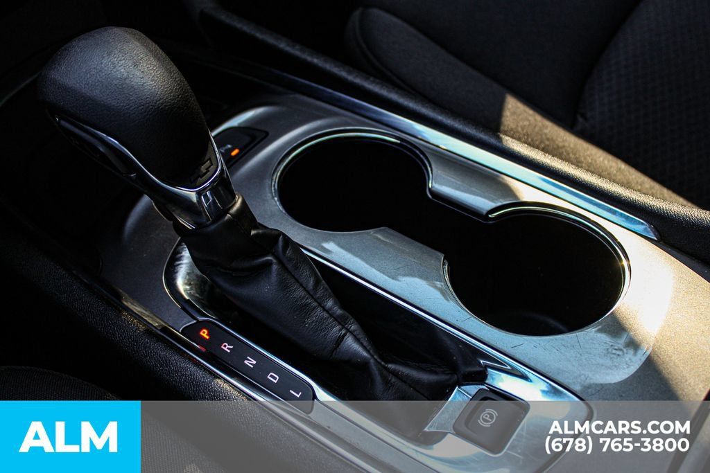 Used 2025 Chevrolet Malibu LT FWD image 35