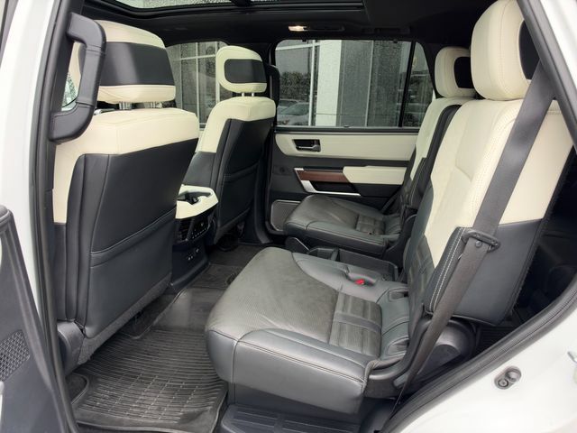Used 2023 Toyota Sequoia Capstone AWD/4WD image 18