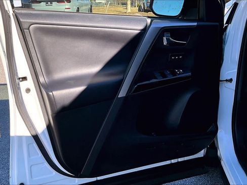 Used 2017 Toyota RAV4 Limited image 24