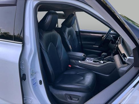 Used 2021 Toyota Highlander Limited AWD/4WD image 8
