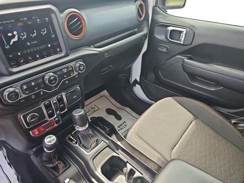 Used 2023 Jeep Gladiator Mojave w/ Cold Weather Group AWD/4WD image 22