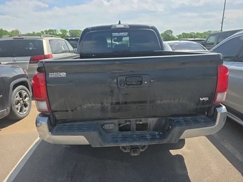 Used 2022 Toyota Tacoma SR5 RWD image 8