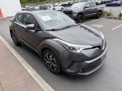 Used 2018 Toyota C-HR XLE FWD image 7