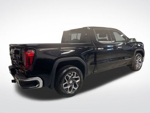 Used 2023 GMC Sierra 1500 SLT AWD/4WD image 10