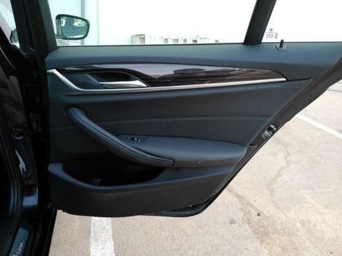 Used 2019 BMW 530i w/ Convenience Package RWD image 25