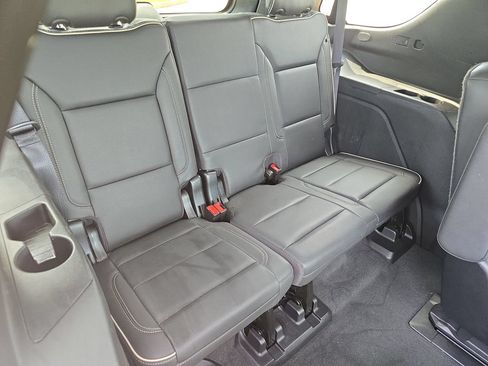 Used 2023 Chevrolet Tahoe Premier AWD/4WD image 12
