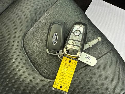Used 2017 Ford Edge Titanium w/ Equipment Group 301A AWD/4WD image 55