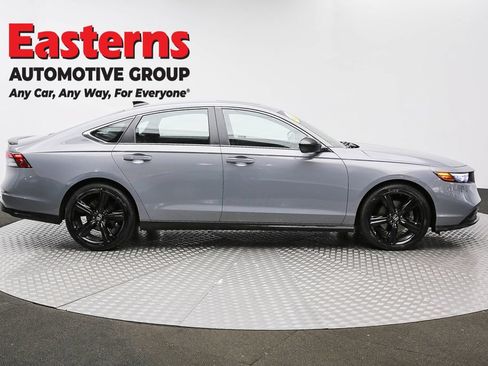 Used 2023 Honda Accord Sport image 4