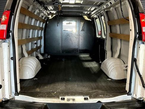 Used 2022 Chevrolet Express 2500 w/ Driver Convenience Package RWD image 6