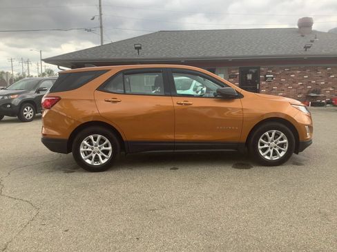 Used 2019 Chevrolet Equinox LS FWD image 11