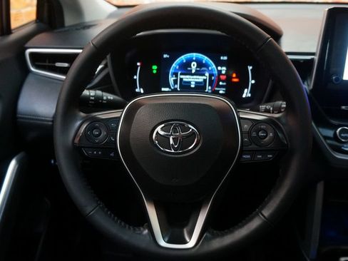 Used 2023 Toyota Corolla Cross XLE w/ Convenience Package AWD/4WD image 12