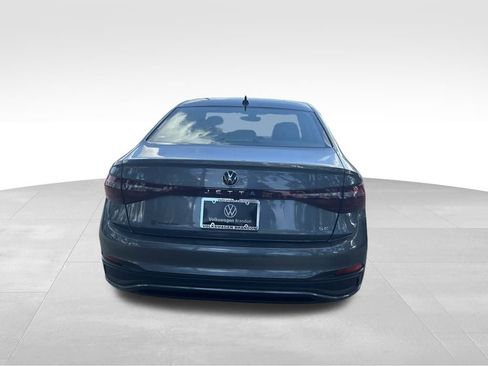 New 2026 Volkswagen Jetta SE image 5