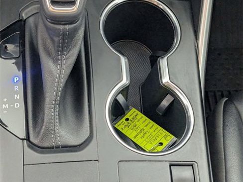 Used 2023 Toyota Highlander XLE image 23