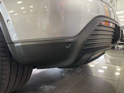 Used 2025 Porsche Macan 4S Electric AWD/4WD image 15