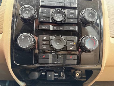 Used 2010 Ford Escape Limited image 19