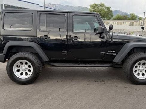 Used 2018 Jeep Wrangler Unlimited Sport S AWD/4WD image 2