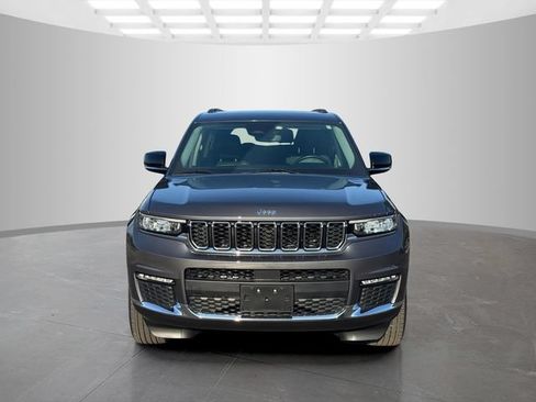Certified 2022 Jeep Grand Cherokee L Limited AWD/4WD image 2