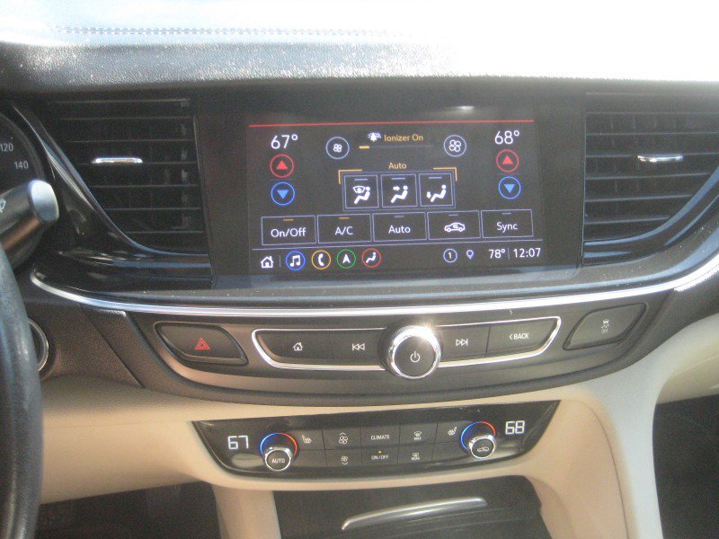 Used 2020 Buick Regal Essence FWD image 19