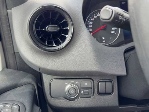 Used 2023 Mercedes-Benz Sprinter 2500 image 28