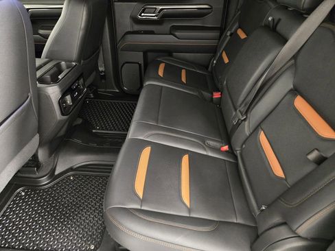 Used 2022 GMC Sierra 1500 AT4 w/ AT4 Premium Package AWD/4WD image 32