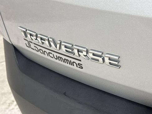 Used 2021 Chevrolet Traverse LT FWD image 26